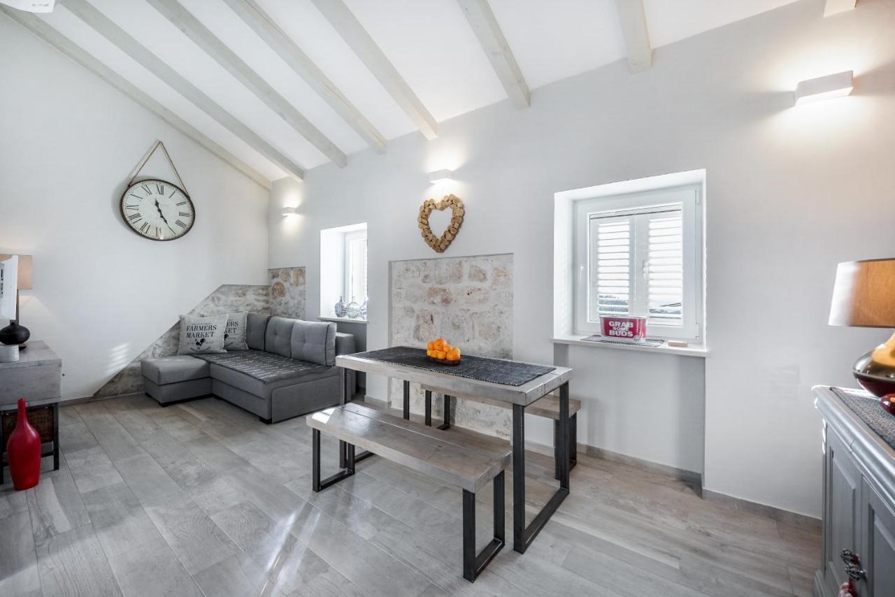 Jully Apartment With Swimming Pool Babino Polje Bagian luar foto